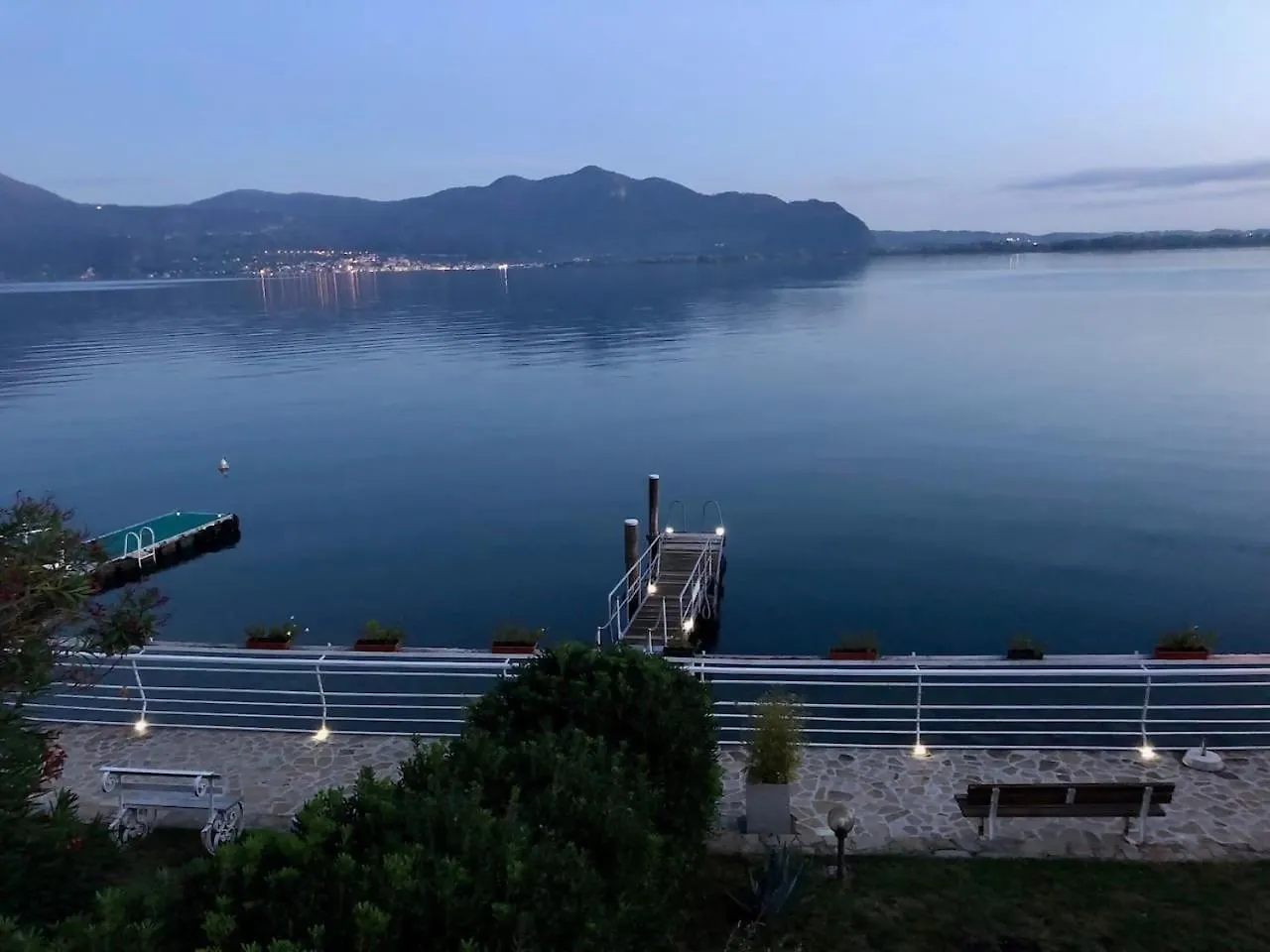 Villa Anastasye Your Lakefront Vacation Rental Predore 0*,  Ιταλία